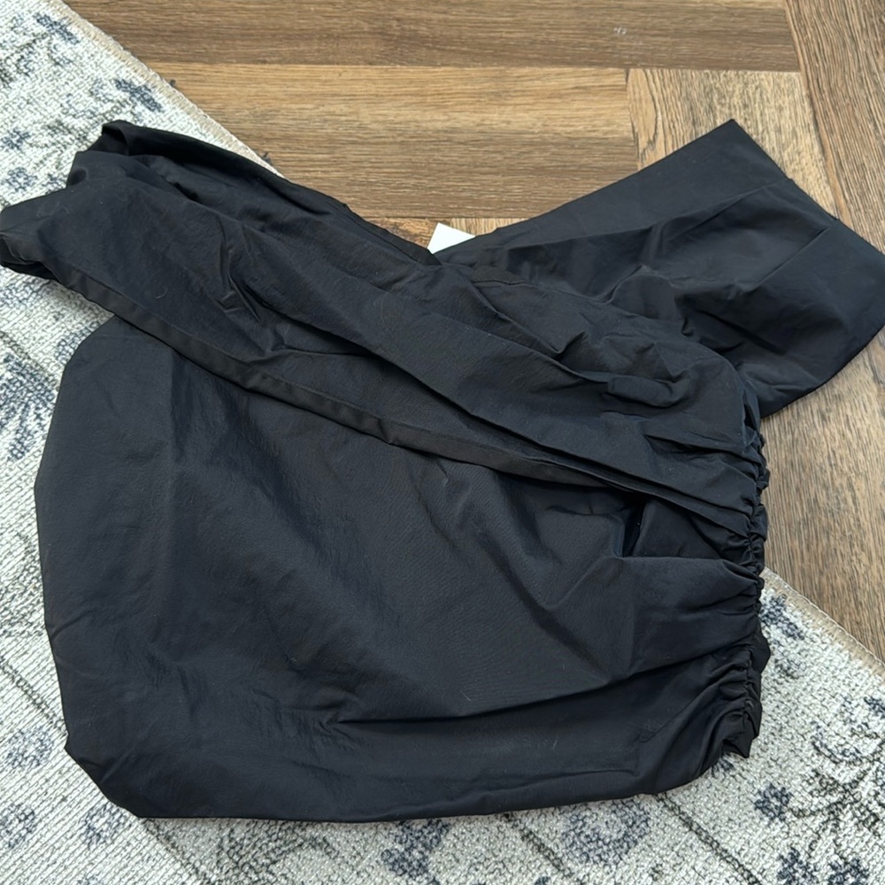 Banana Republic Taffeta Off The Shoulder Blouse NWT - Picture 2 of 7